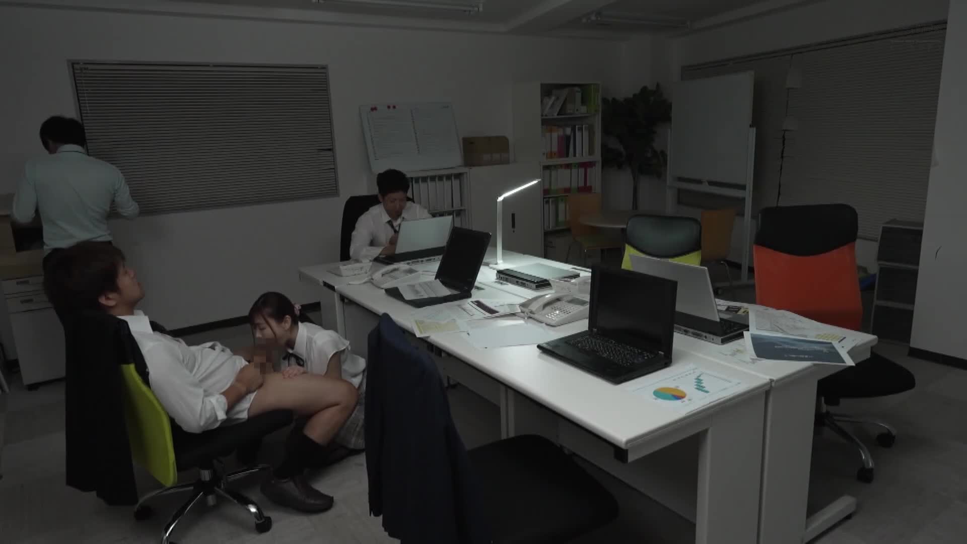 這位黑人企業鬥士之所以不辭去工作，是因為會計師綾瀨先生的身體很方便，如果她在加班期間感到不舒服，他就可以讓他馬上操她。 綾瀬心 - AV大平台 - 中文字幕，成人影片，AV，國產，線上看
