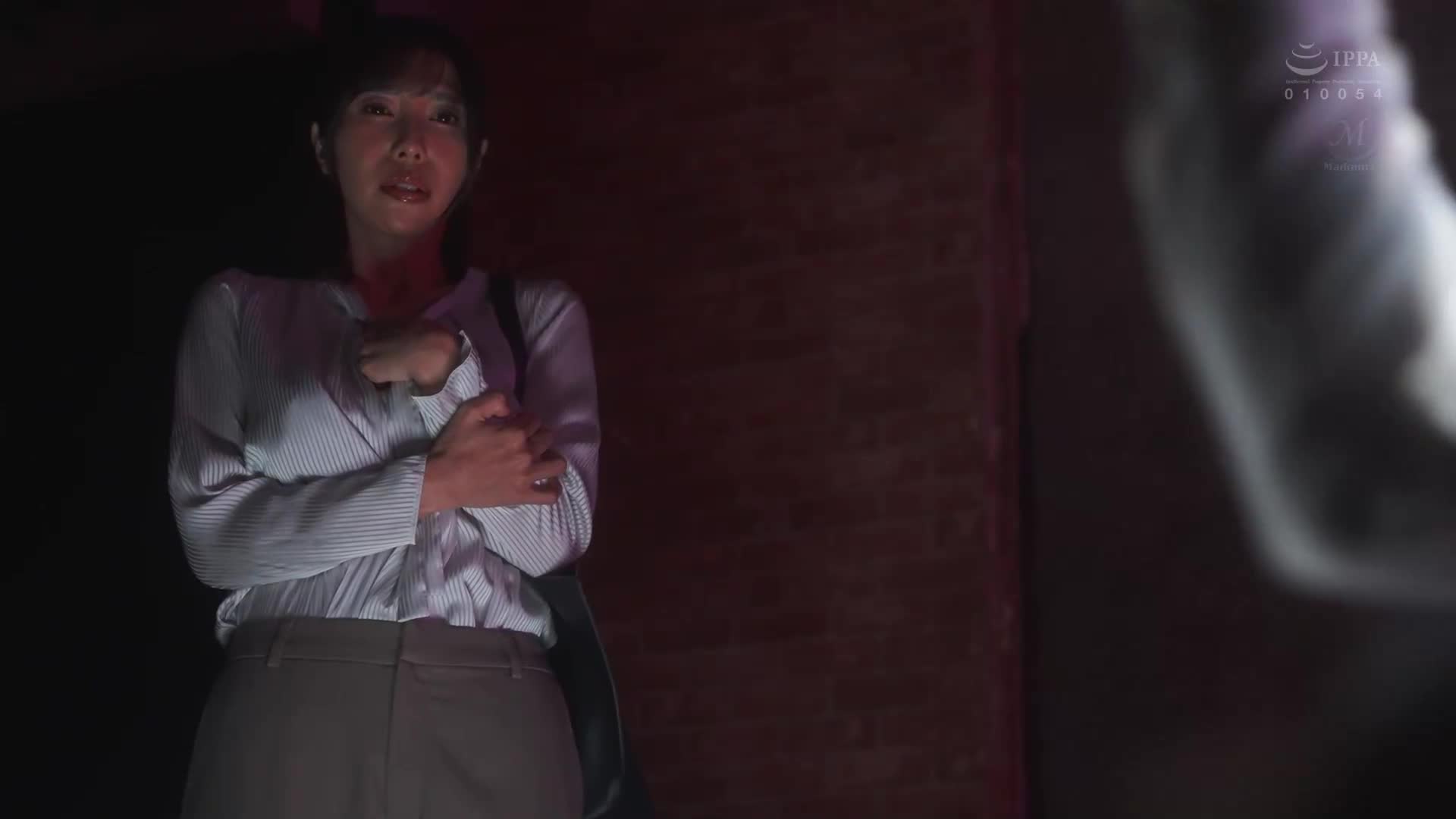 女上司、扭曲的刺激和約束沉溺其中，SM不倫性愛。午休時間被不聽話的部下約束...。專屬美女的「痛苦」解放快樂。 上羽絢 - AV大平台 - 中文字幕，成人影片，AV，國產，線上看
