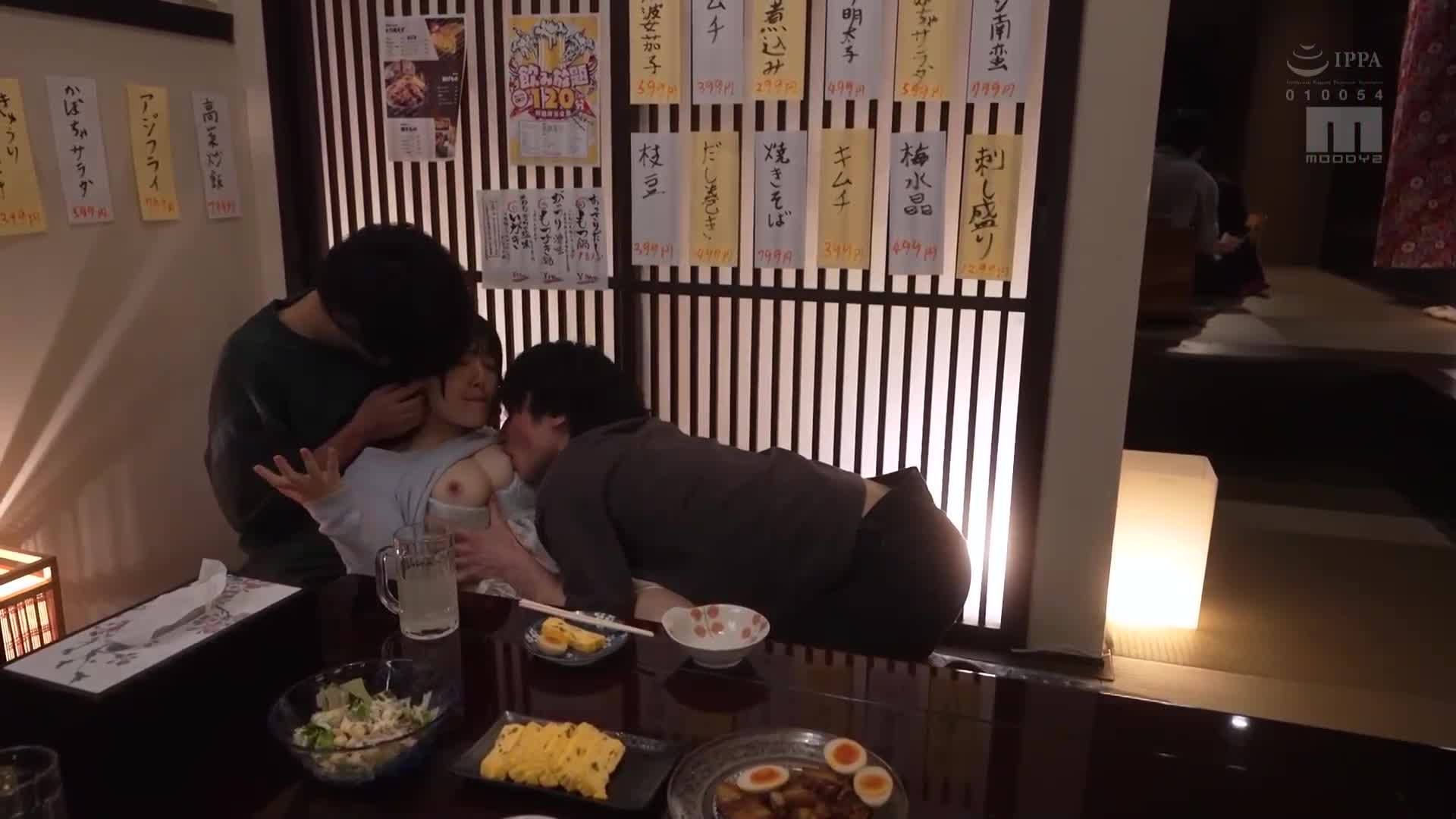 聲音控制不住就展開追擊活塞！咚咚！咚咚！搞笑的情況下也無法停止猛烈抽插，深白色柔軟身體驚喜性愛 極樂浮羽 - AV大平台 - 中文字幕，成人影片，AV，國產，線上看