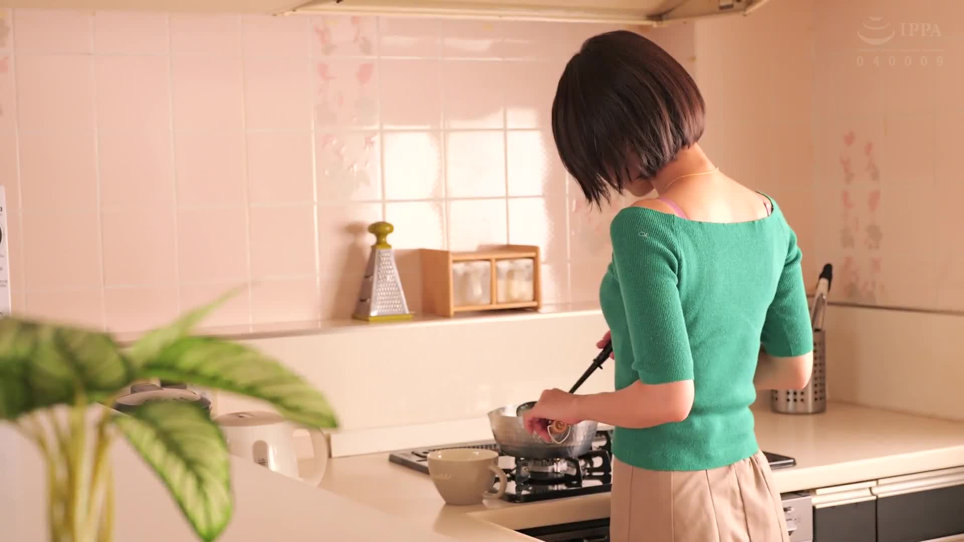イヤでイヤで…無理矢理に夫の代わりに参加させられた町内会で…辱められ…玩具にされ…オヤジ達に身体中を汚され中出しされた 市川りく - AV大平台 - 中文字幕，成人影片，AV，國產，線上看