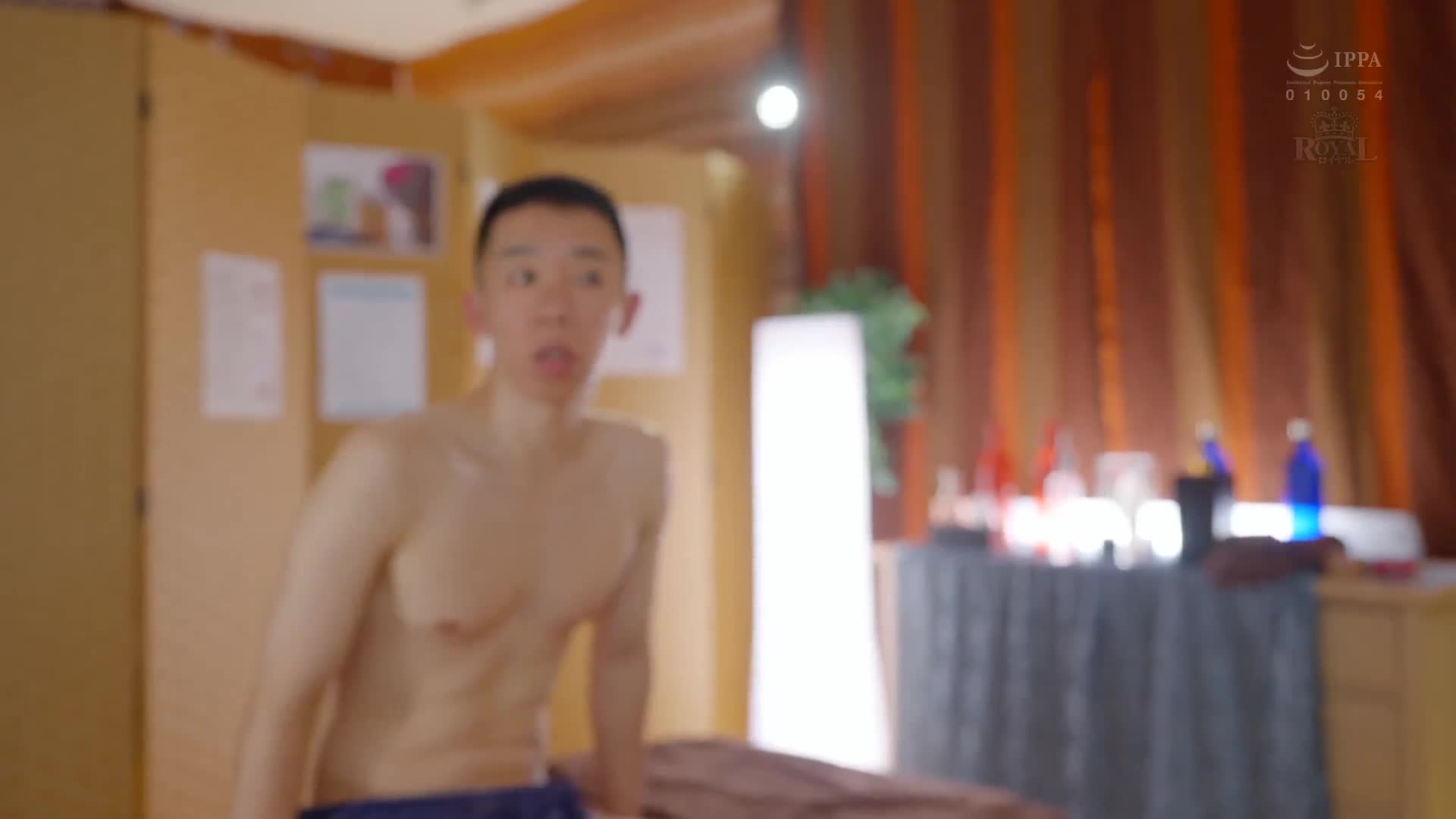 自慰沒問題，只是看看也可以。夫妻經營的按摩店老闆娘在一個單人工作日達成五次中出全壘打的夢境般故事。 響蓮 - AV大平台 - 中文字幕，成人影片，AV，國產，線上看